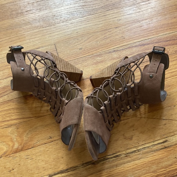 Vince Camuto Heels - Picture 6 of 9